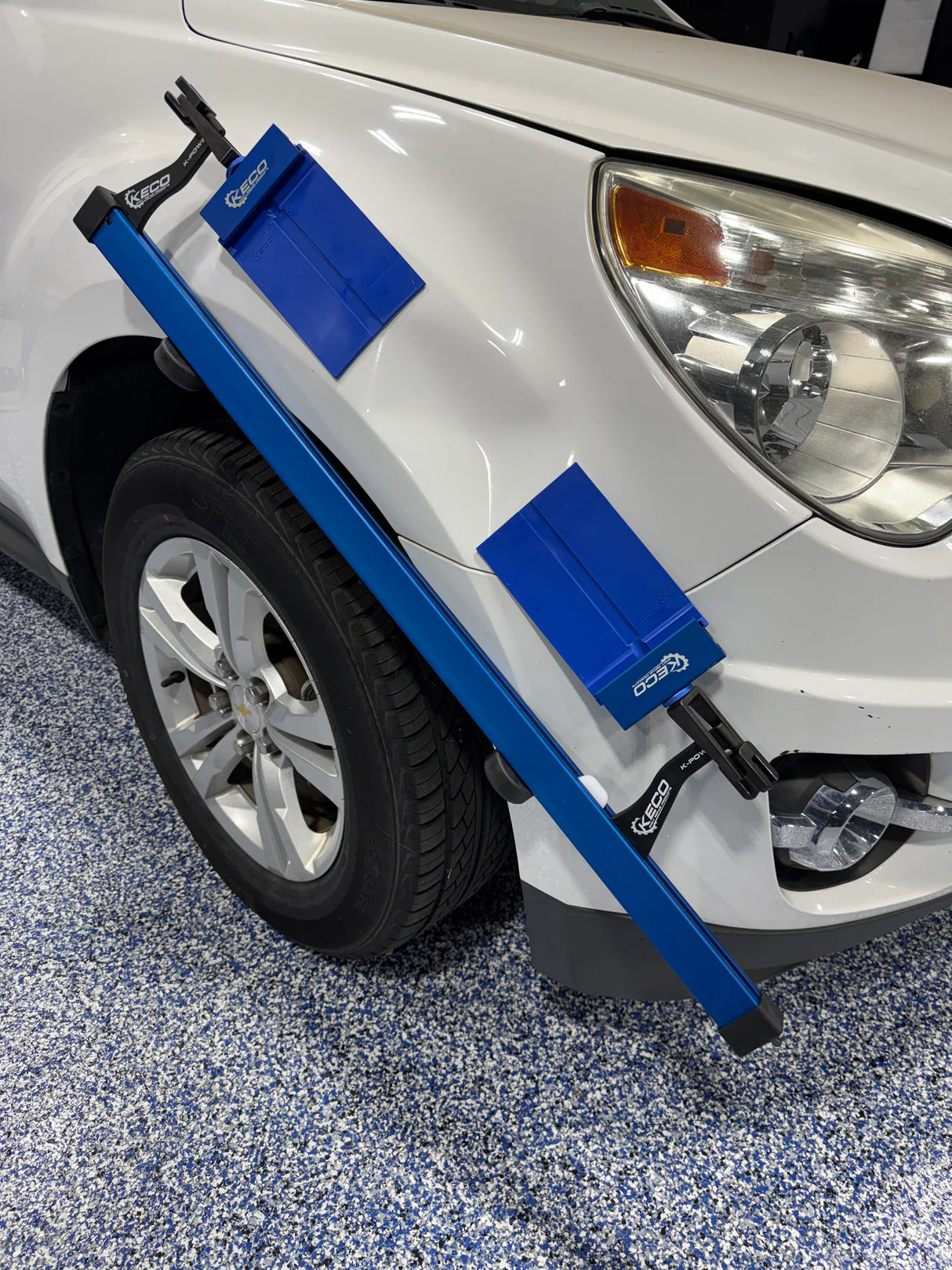 Blade 110 mm x 137 mm Lateral Tension Glue Tabs (2 Pack)