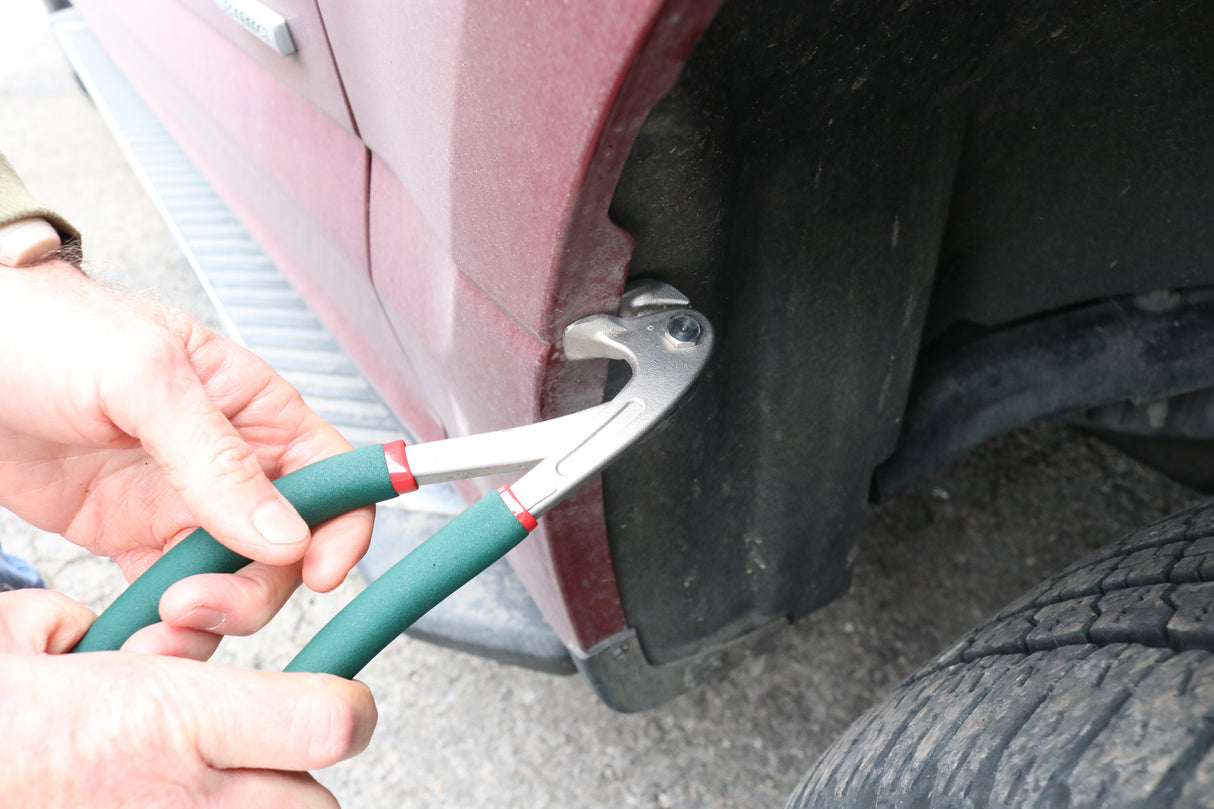 Fender lip edge pliers hand tool